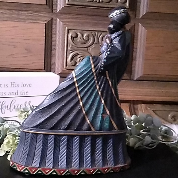 MOTHERHOOD MAHOGANY FIGURINE MUSICAL - Picture 6 of 8